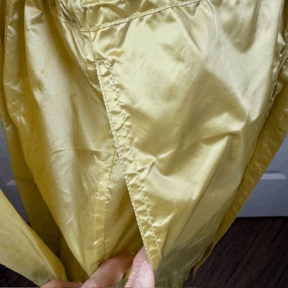 NWT Fabletics Karsyn Woven Jacket Windbreaker Golden Yellow Zip Up Midi Small - Picture 6 of 13